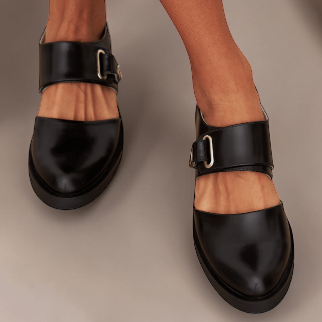 Black Mary Jane shoes with wide strap and metal buckle, low-profile sole