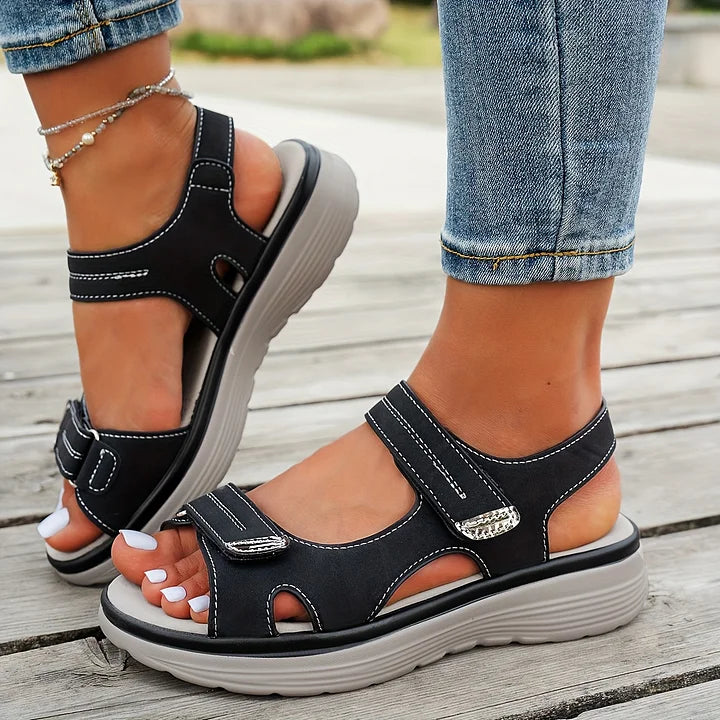 Orthopedic anti-slip sandals in black with ankle strap and buckle, cushioned sole