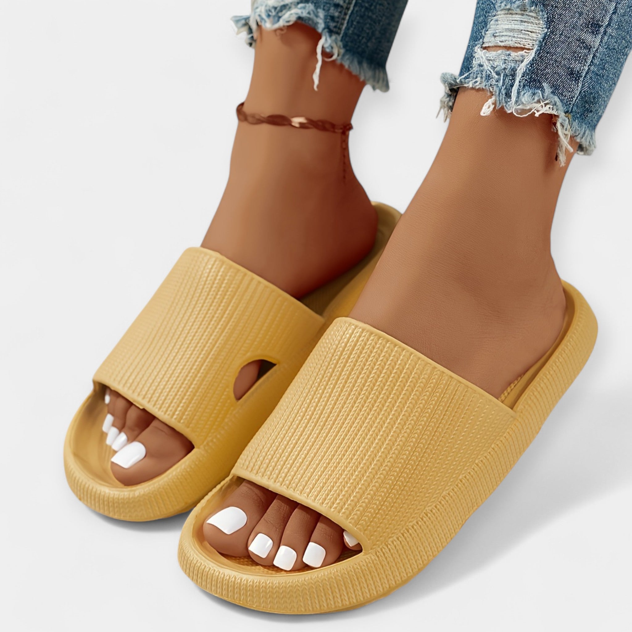 Home and beach slippers in mustard-yellow with ribbed slide strap, open toe