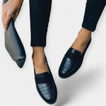 Kristýna black loafers with textured finish and cushioned sole