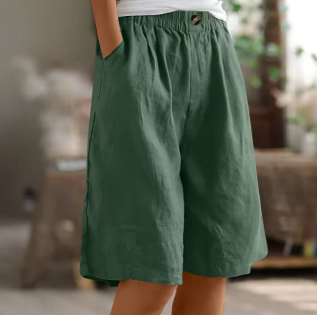 Cotton comfort shorts, deep green, elastic waist and front button detail
