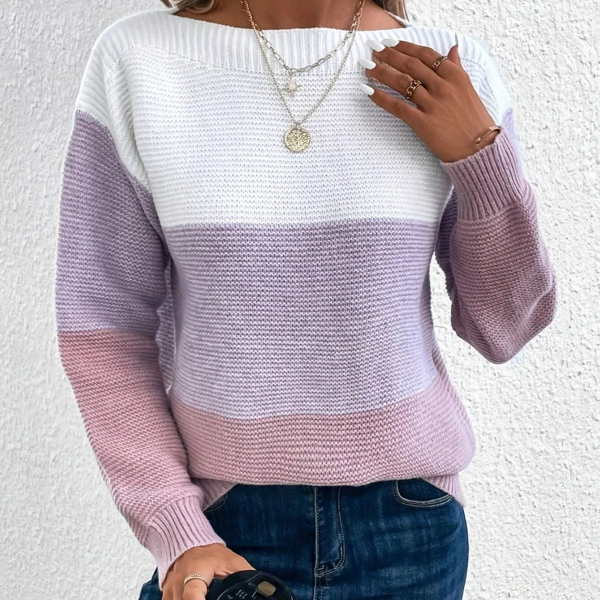 Pastel two-tone knit sweater, crew neck, long sleeves, ribbed cuffs and hem