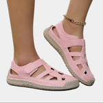 Lightweight summer sandals in pink with adjustable straps and cushioned sole