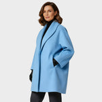 Sky blue wool coat with notch lapel and flap pocket, single-breasted front, elbow-length sleeves