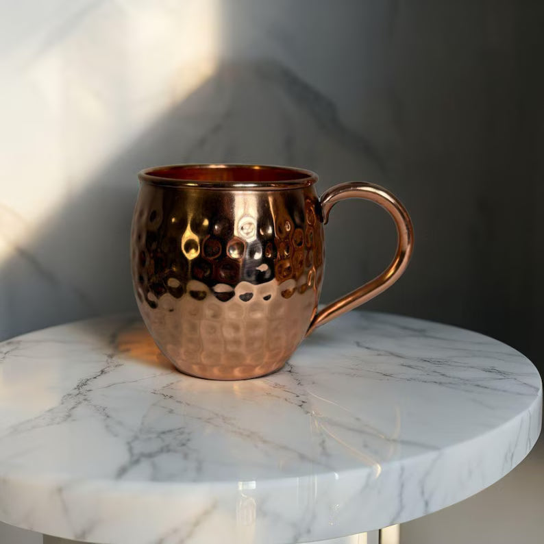 Copper mug with hammered texture and handle, 440 ml