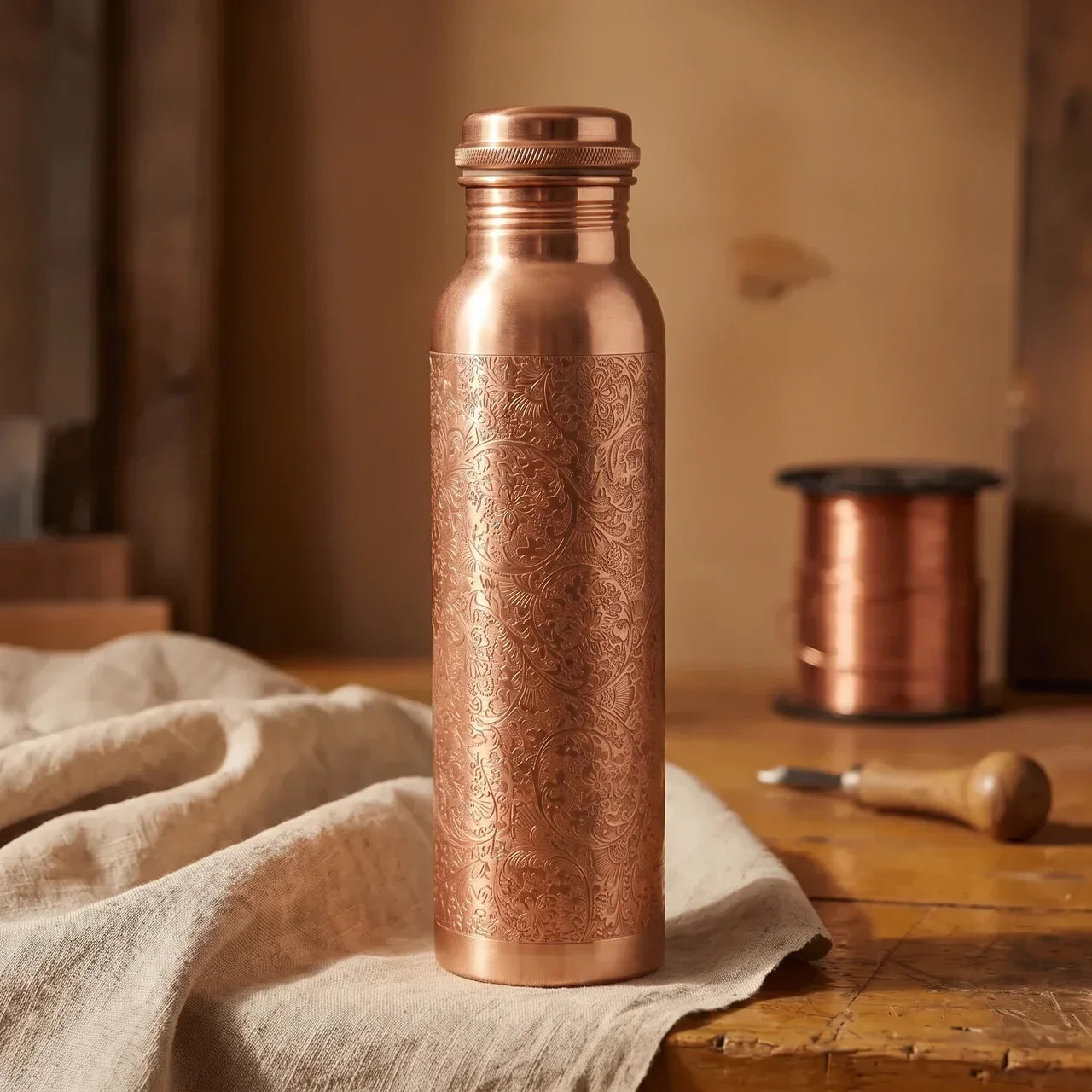 Doina Bucaresti copper engraved water bottle, 950 ml with screw cap