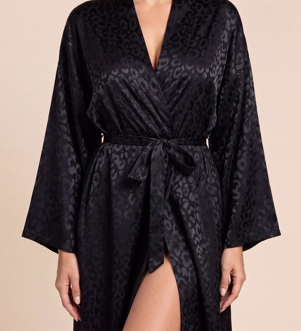 Christy kimono robe, dark leopard print with V-neck and waist tie, long wide sleeves, slit