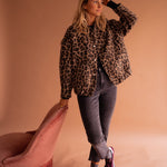 Leopard-print jacket with long sleeves and button-front closure