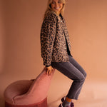 Leopard-print jacket with long sleeves and button-front closure